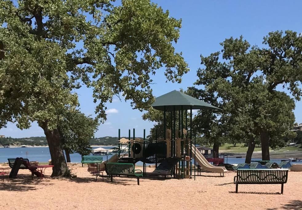 Lakeview Bungalow-Access To Lake, Pool, Gym, &Park Lago Vista Extérieur photo