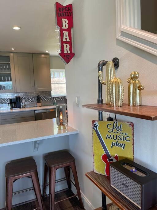 Lakeview Bungalow-Access To Lake, Pool, Gym, &Park Lago Vista Extérieur photo
