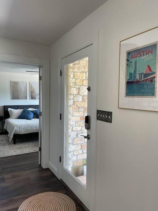 Lakeview Bungalow-Access To Lake, Pool, Gym, &Park Lago Vista Extérieur photo